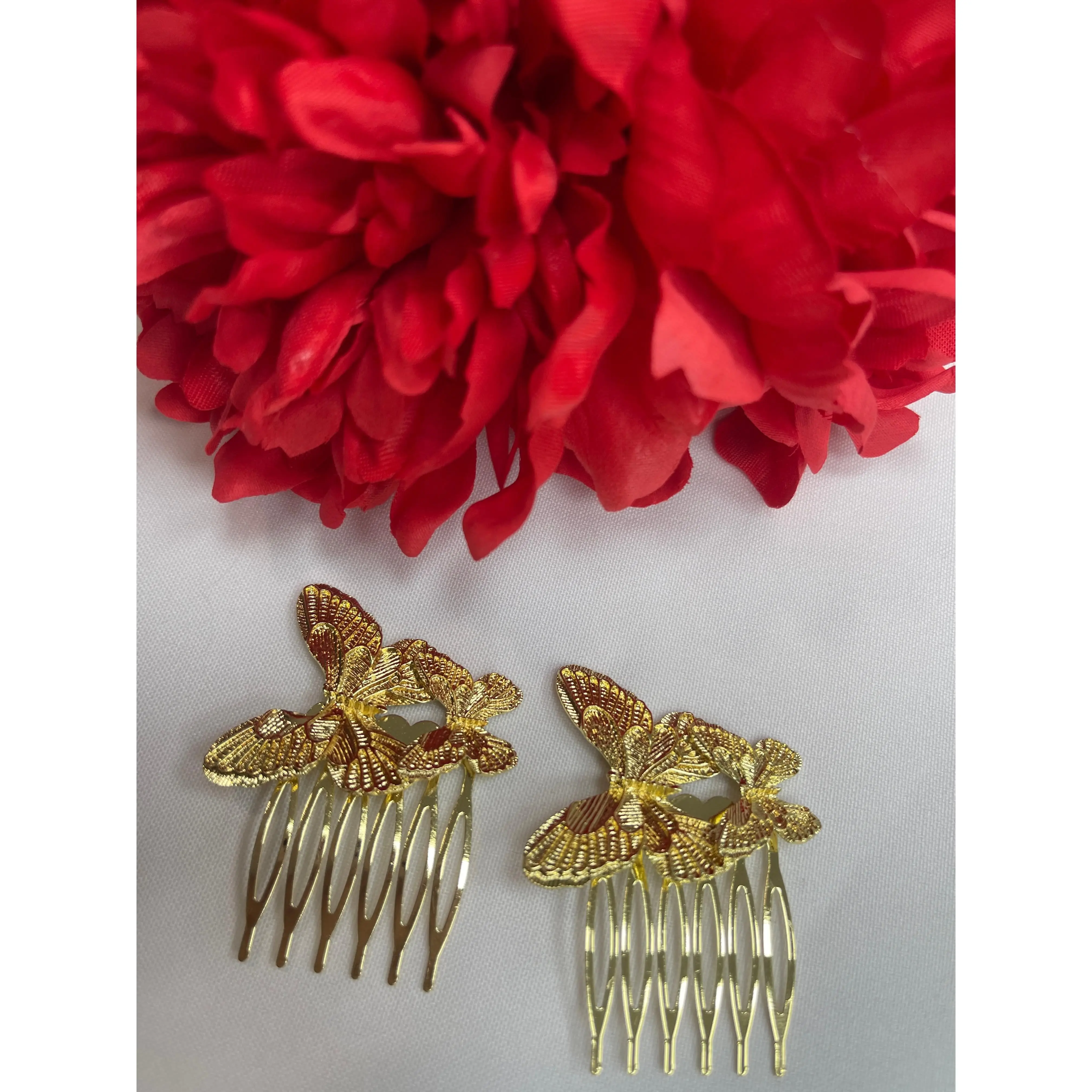 Set Peinetas Flamencas Doradas con dos mariposas    – Complemento para Moño Flamenco Feria y Eventos