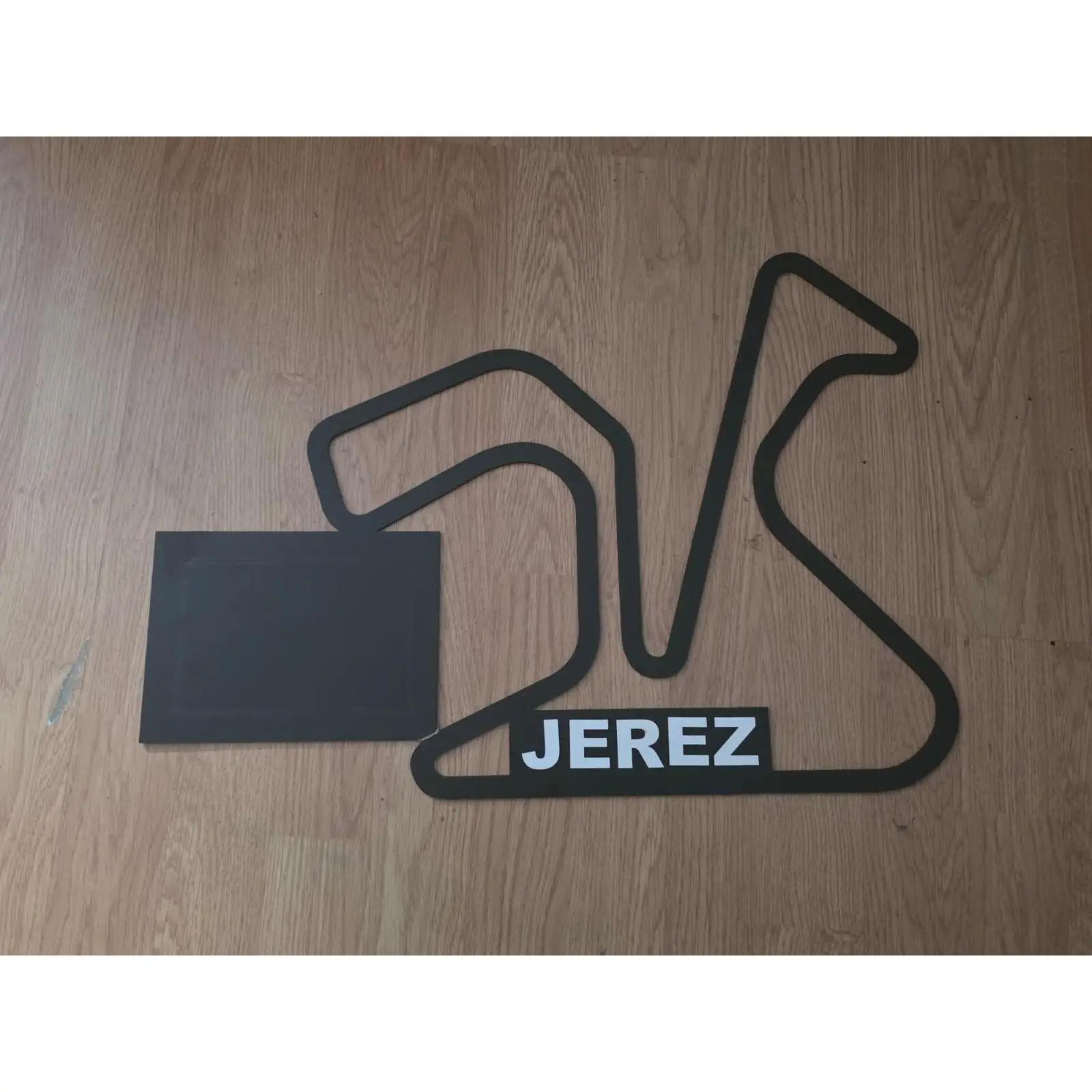Moto gp circuits in wood – unique decoration for motor lovers. Kandala