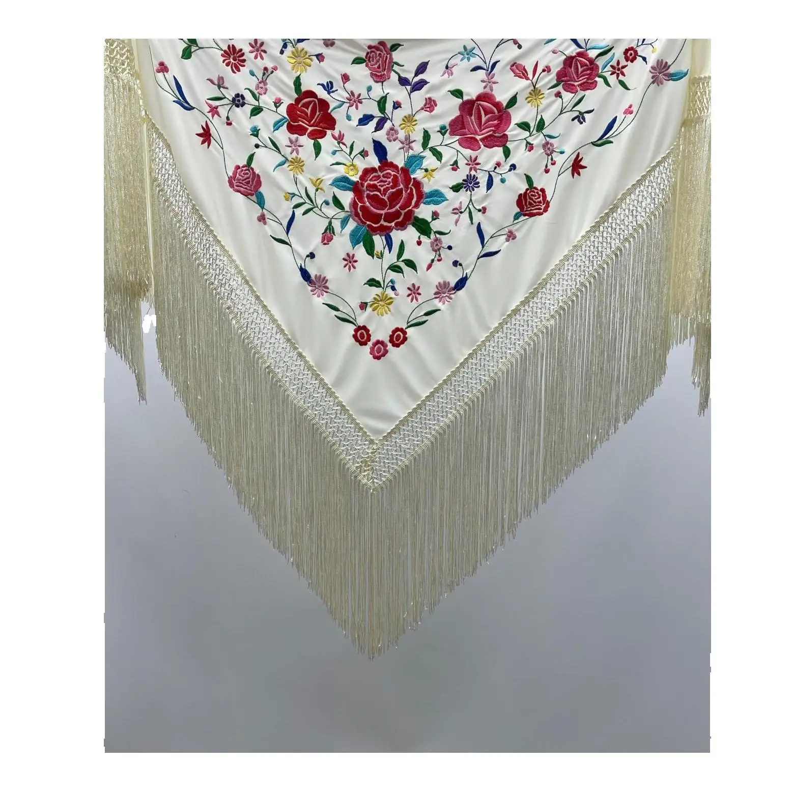 Mantón Flamenco color crema con bordado multicolor Clavel Artesanal" – Bordado Floral 160 cm de largo por 80 cm de ancho,