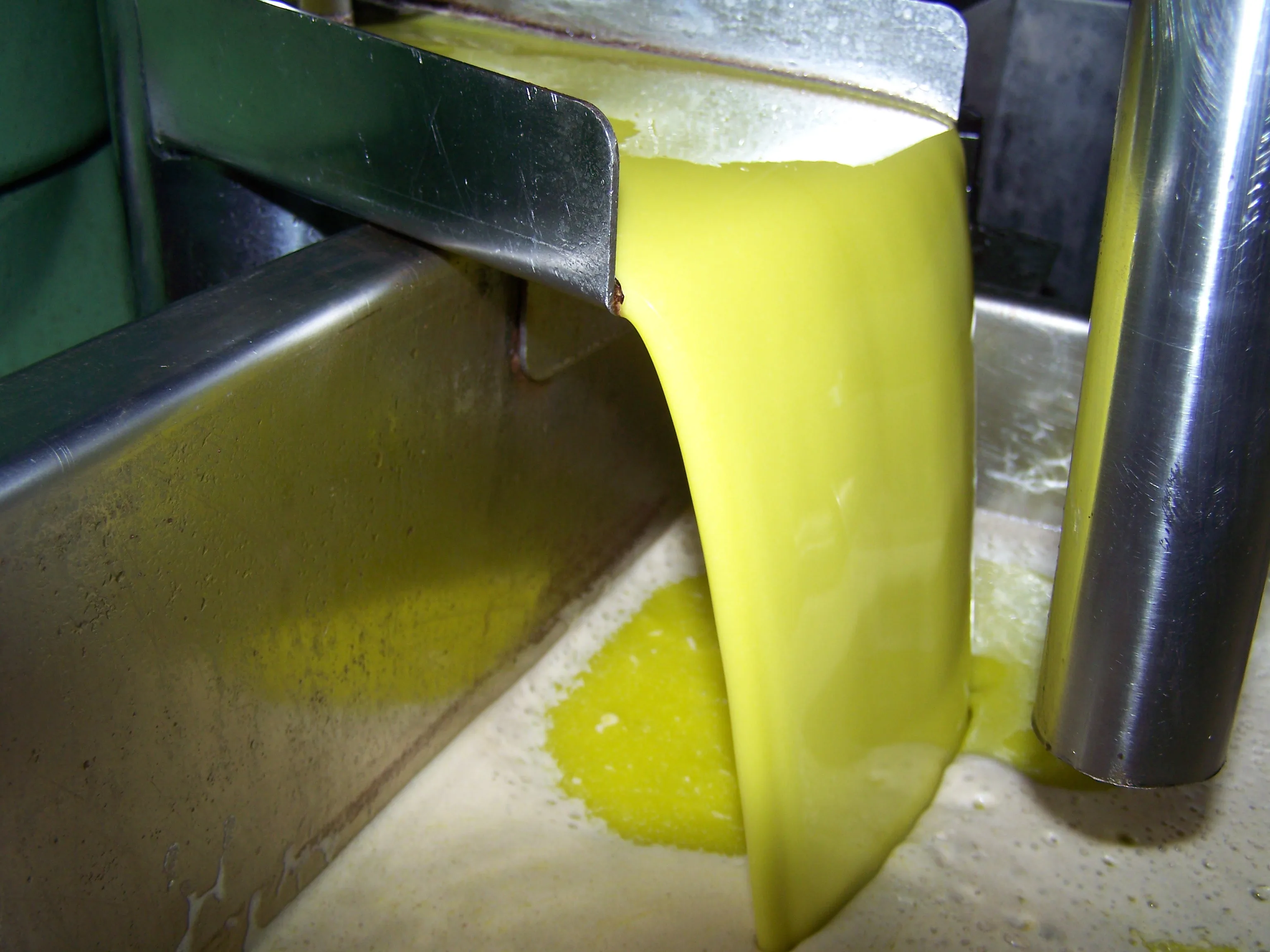 زيت زيتون بكر ممتاز من أوليوستار-زيت جانين-أندالوسيا-تعاون