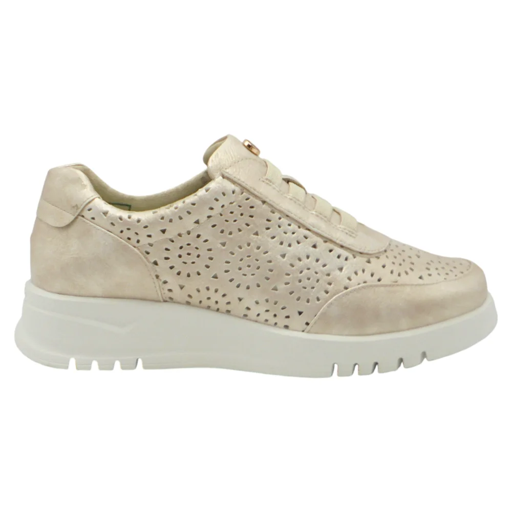 Zapatos Pitillos modelo 20301 en color Dorado