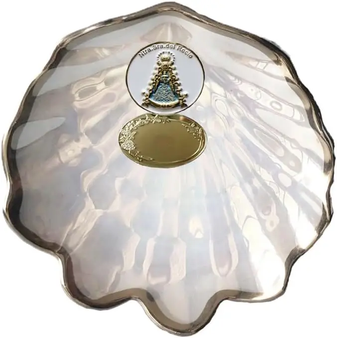 DOCOLASTRA Concha de Bautismo de la Virgen del Rocio en Cristal Nacarado - Personalizable