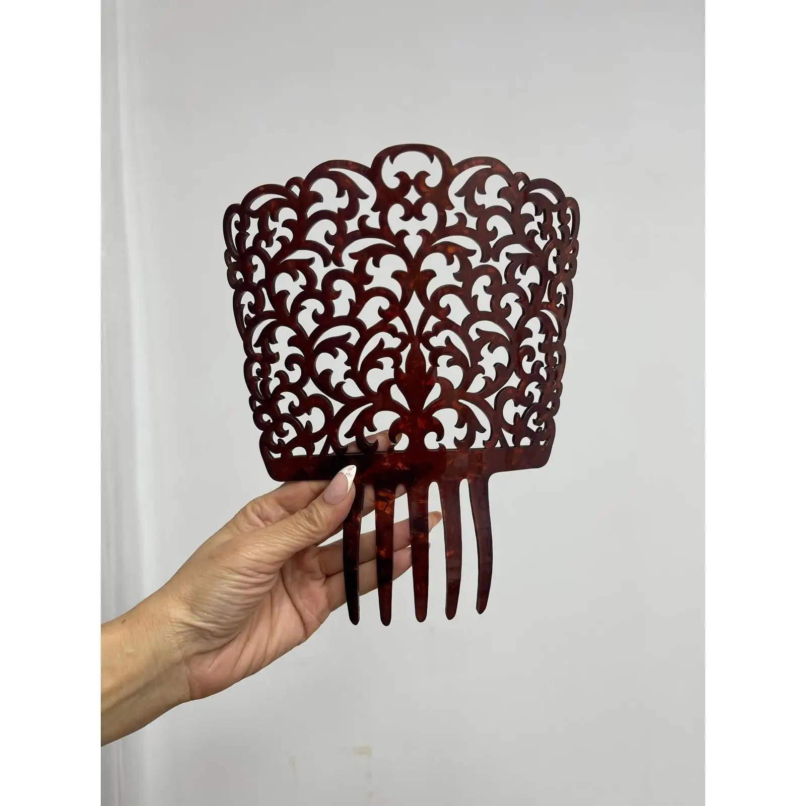 Peinetas Gala de España El Complemento Indispensable para Feria y Mantilla