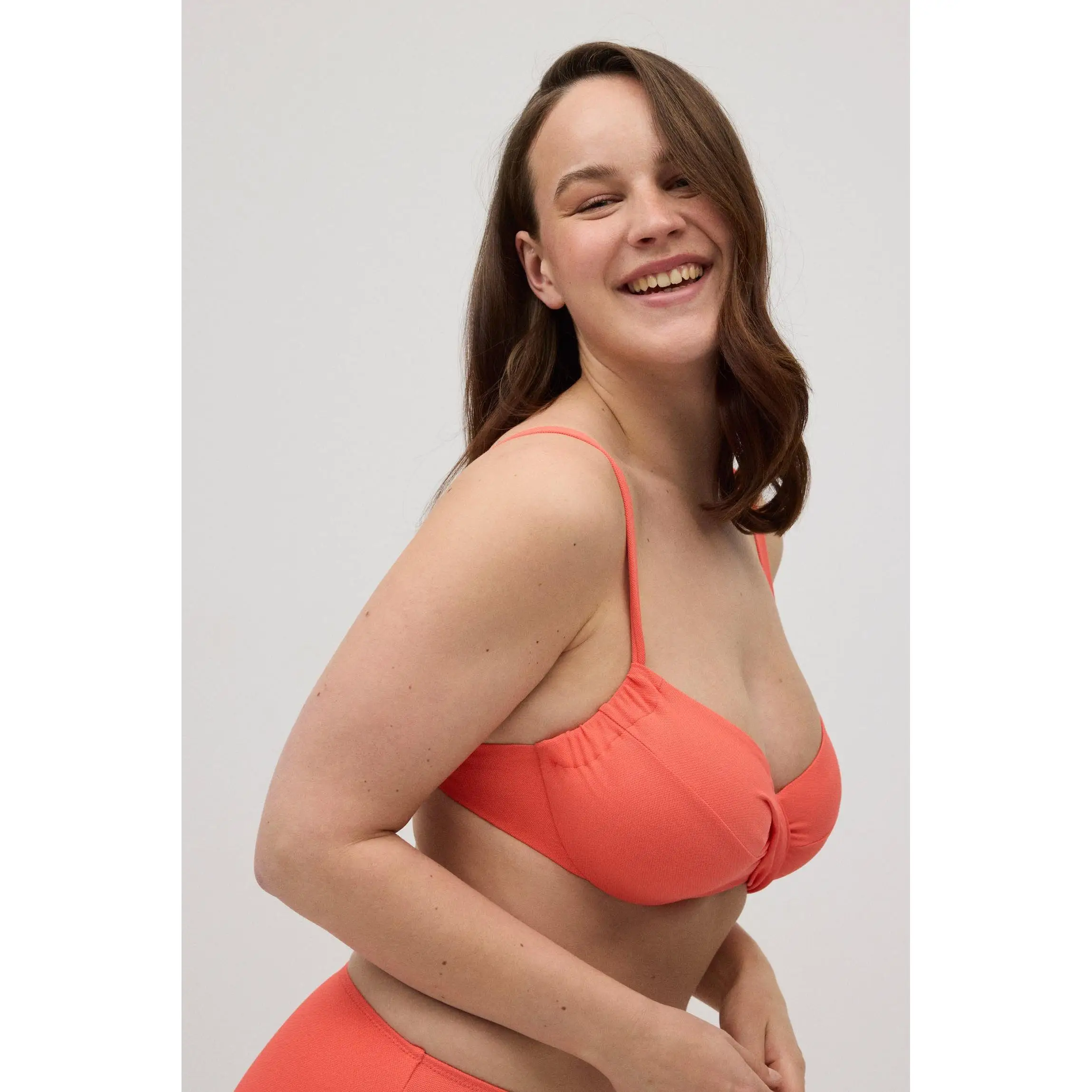 Ysabel Mora - Top bikini reductor contorno regulable coral copas C y D