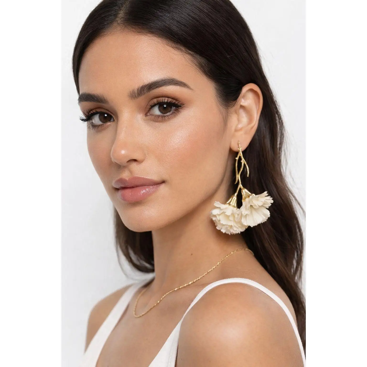 Pendientes largo flor crema elegantes para mujer pendientes largos dorados estilo flamenca, fiesta ,boda y eventos