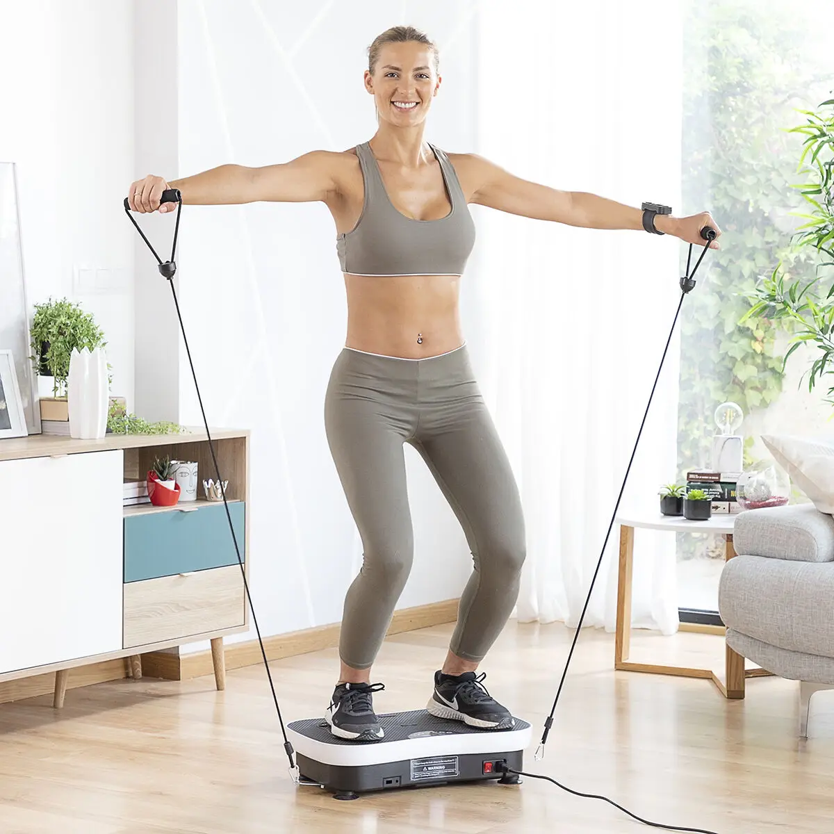 Vybeform InnovaGoods training vibrating platform with accessories and exercise guide