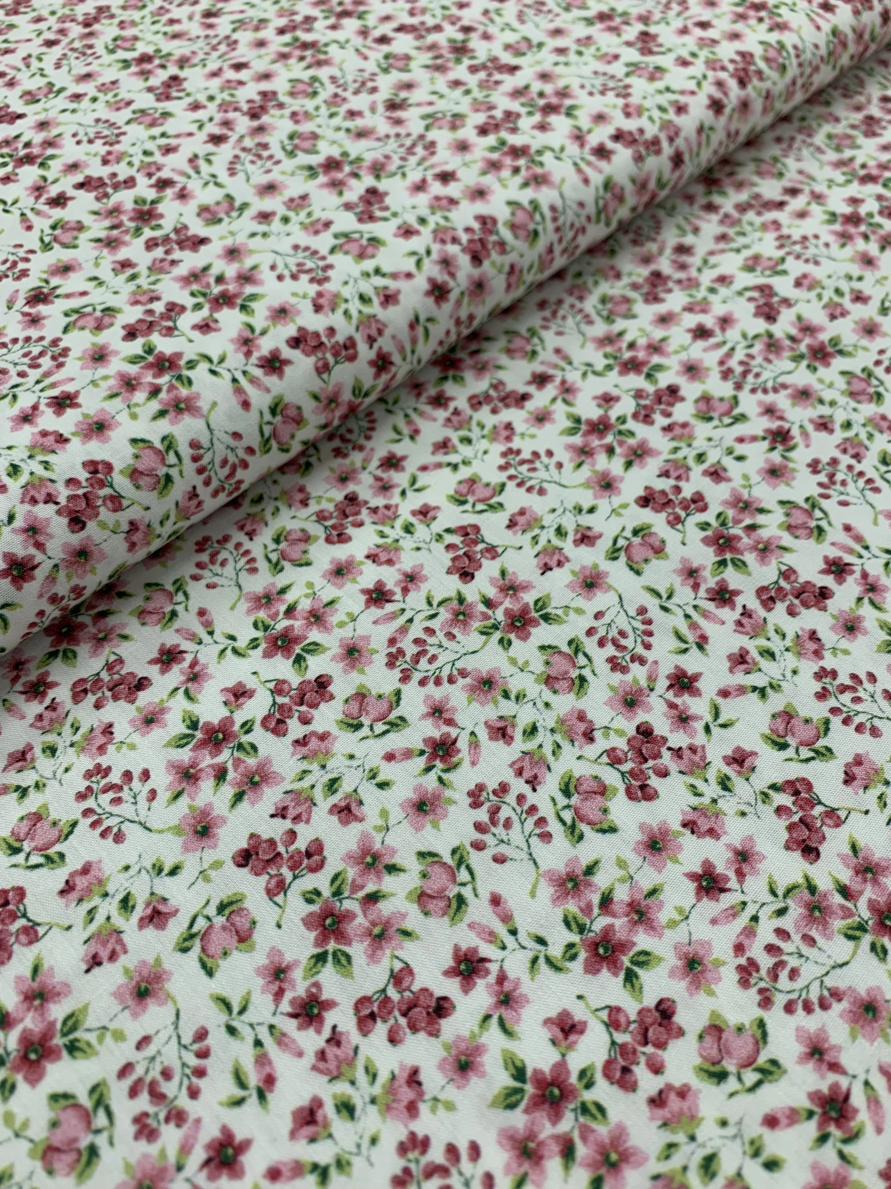 Ortuño Cotton Fabric Rose Flowers, Liberty Fabric for patchwork, Children's Clothing, Home Decor, Crafts, Accessories, 1m x Width 1.50m