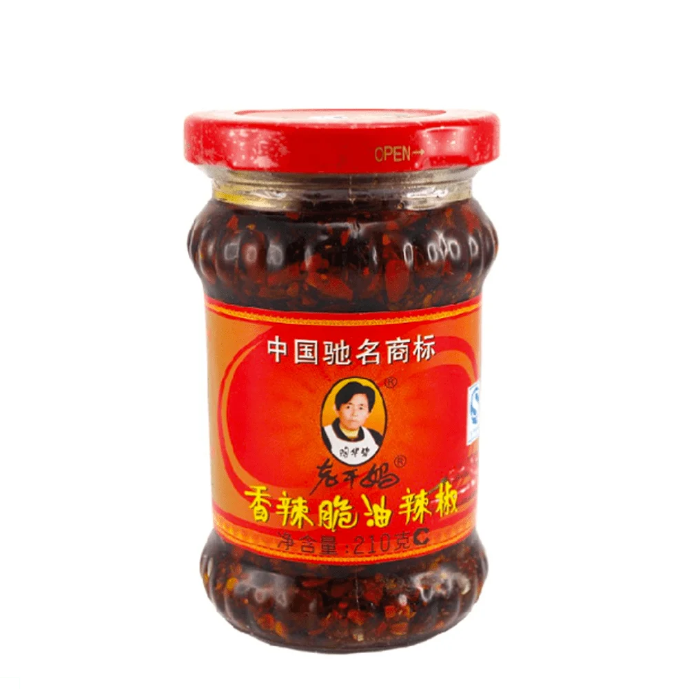 Salsa Laoganma Salsa de Chile Picante Crujiete, con Tofu con Cacahuetes Laoganma