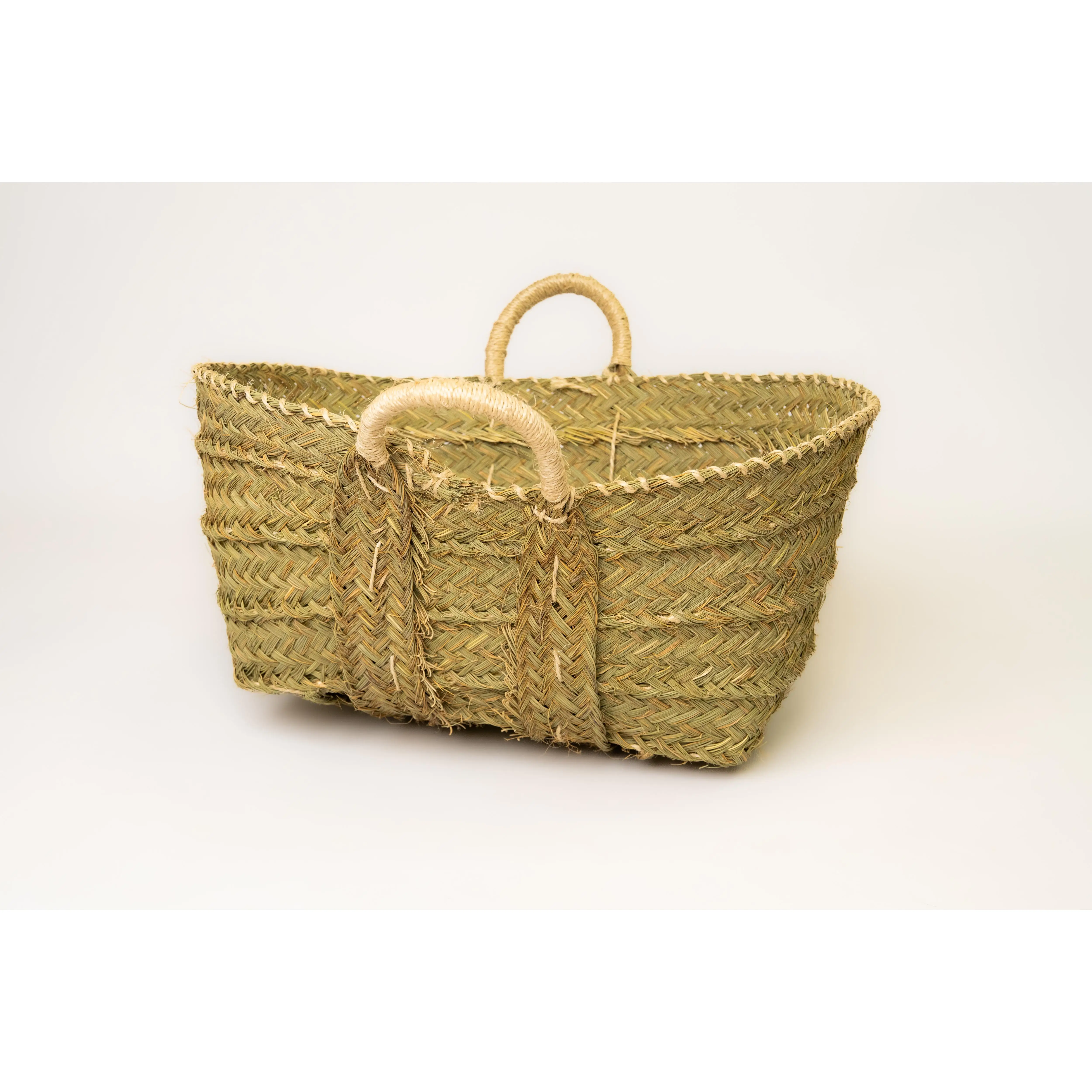 Fibranature - Cesta, leñera de esparto rectangular con dos asas - Fabricación 100% artesanal con prodcutos naturales - articulo para guardar la leña y decorativo - detalle de cuerda blanca en asas y