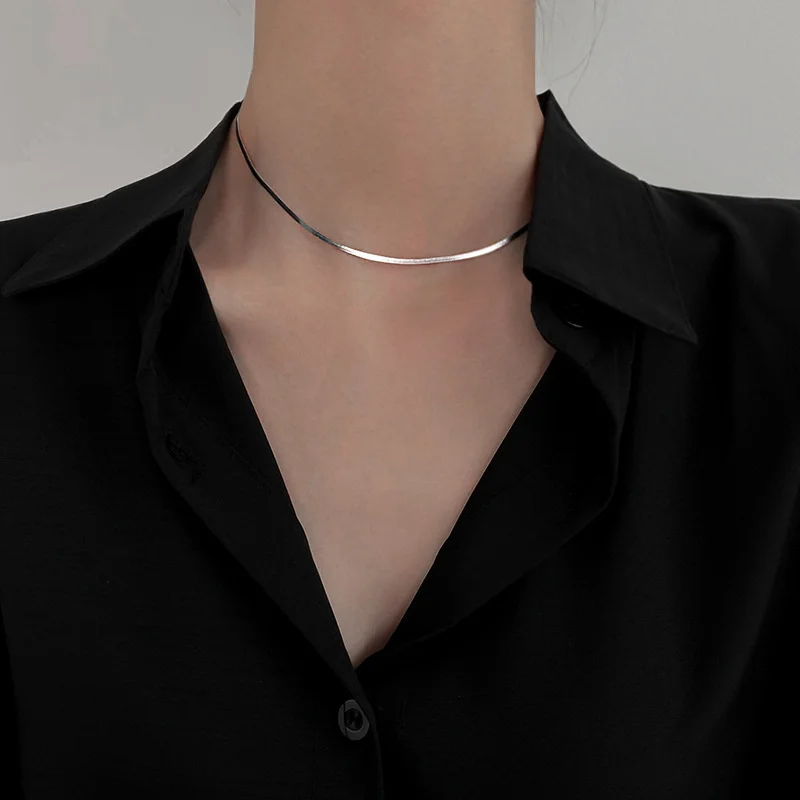 Modische Unisex-Schlangenkette Damen-Halskette Choker Edelstahl Fischgrät-Kette in Goldfarbe für Damen-Schmuck – Detail 3