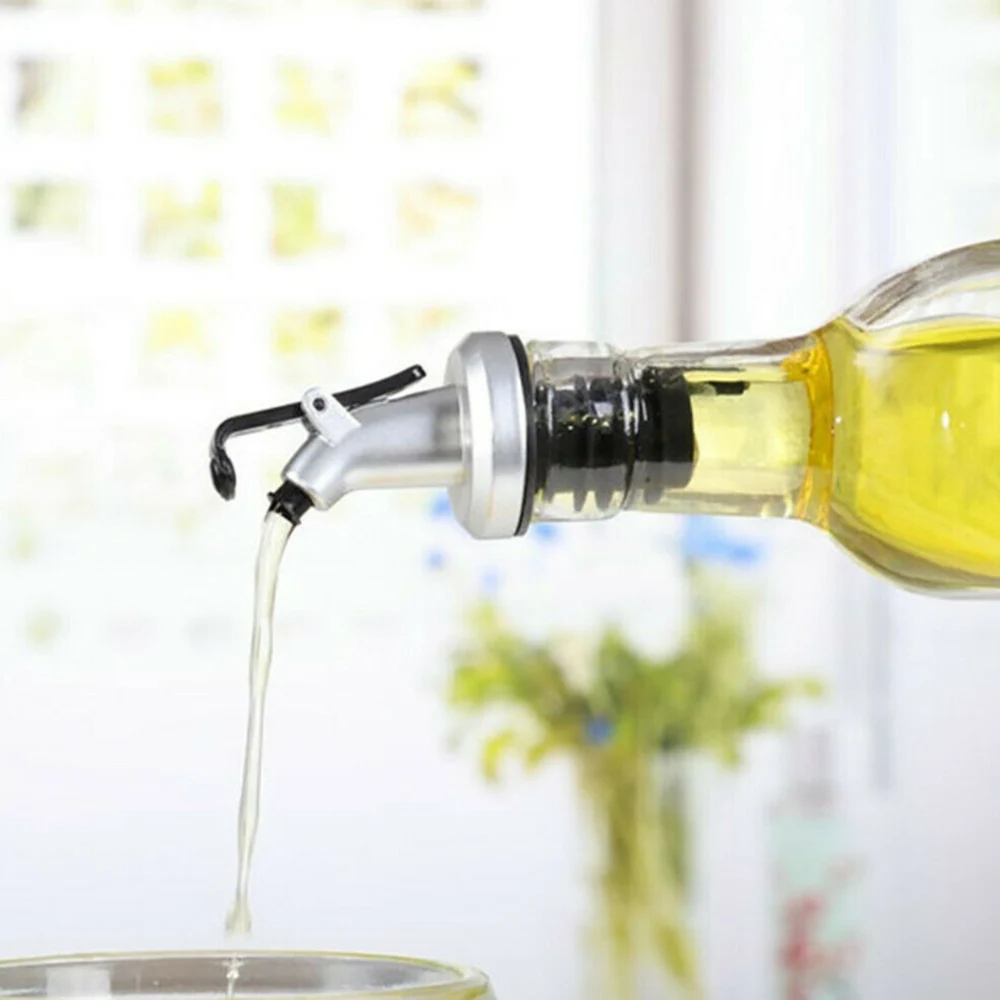 Olive Oil Sprayer Liquor Spirit Pourer Dispenser Flow Wine Bottle Pour Spout Pourers Flip Top Stopper Barware Kitchen Tools