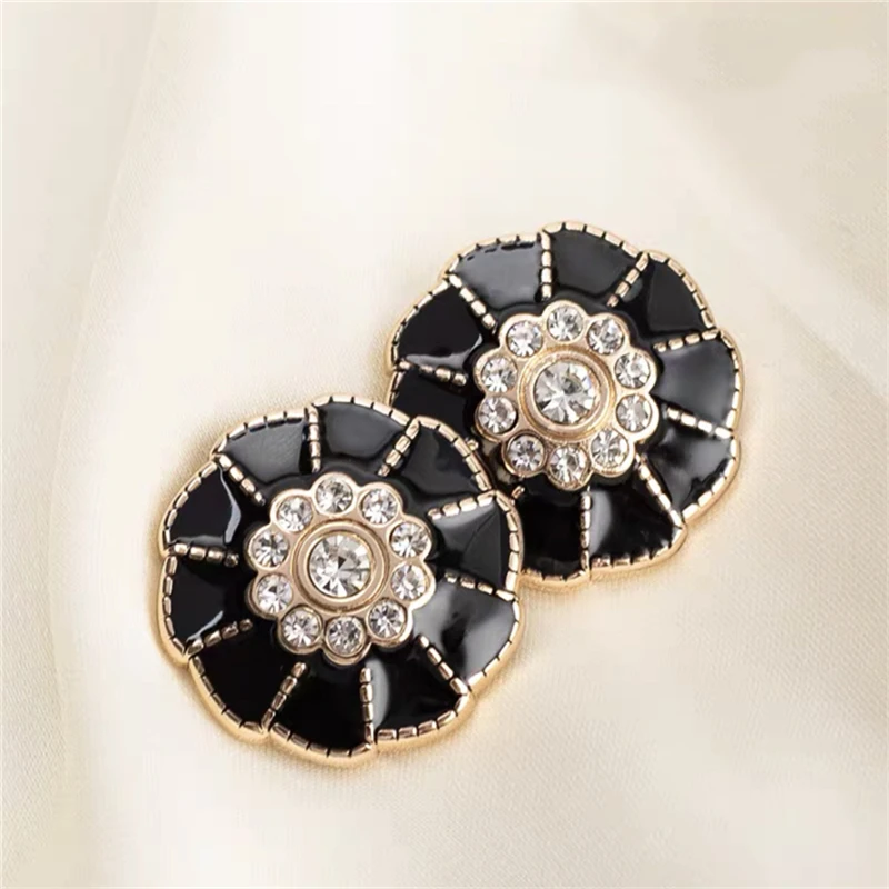 

Fashion Flower Buttons for Sewing White&Black Metal Coat Buttons Luxury DIY Sewing Material Sewing Accessories 20mm Snap Buttons