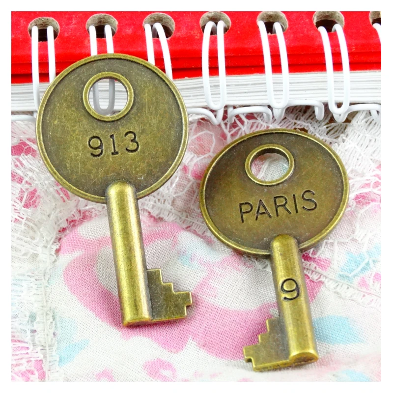 20pcs 22*40mm Antique Bronze Plated Vintage Metal Alloy Keys Charms Fit Jewelry Making Pendant