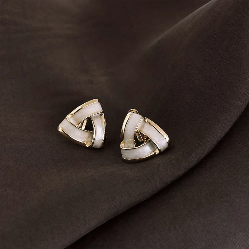 High Sense Triangle Geometry Drip Oil Fashion Elegant Earrings Female Retro Atmosphere Commute Wild Simple Short Earrings