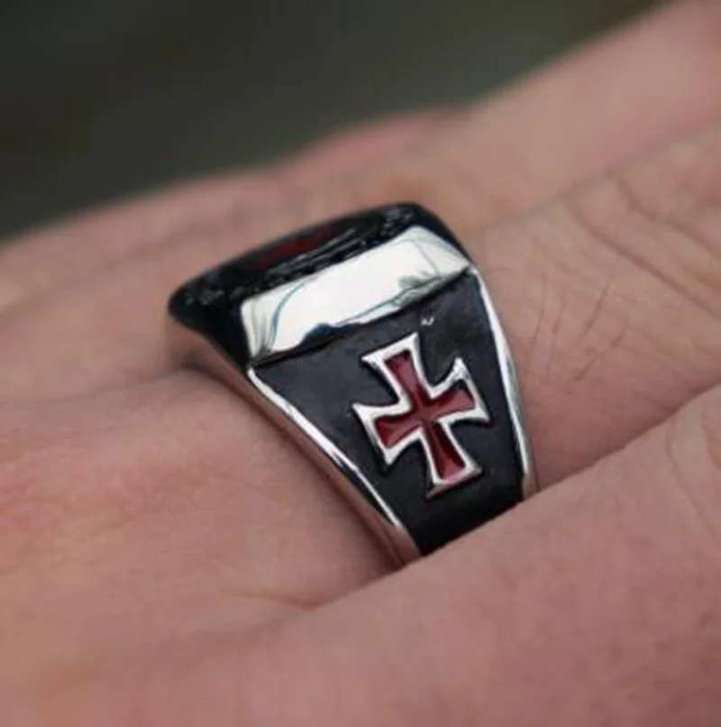 Fashion Personality Red Armor Shield Knight Templar Crusader Cross Ring for Men Medieval Signet Retro Vintage