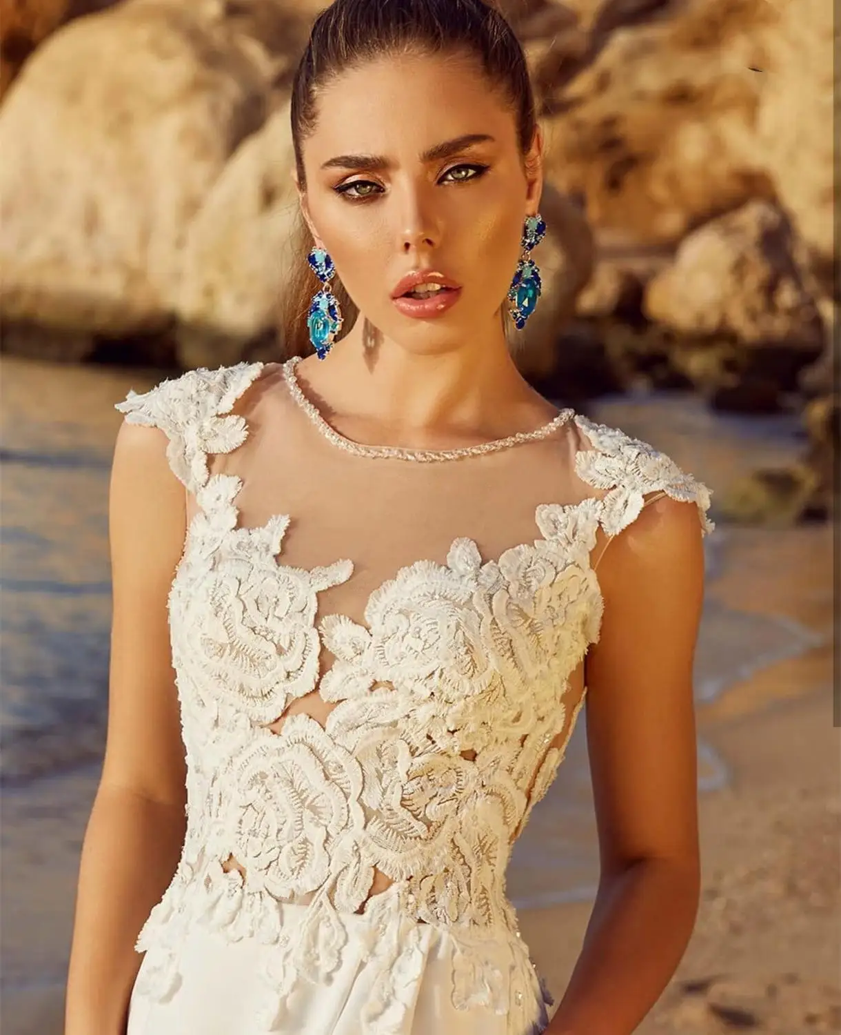 Abito da sposa da spiaggia Scoop lunghezza del pavimento Chiffon semplice Appliques di pizzo economico elegante Robe De Mariee Sweep Train su misura