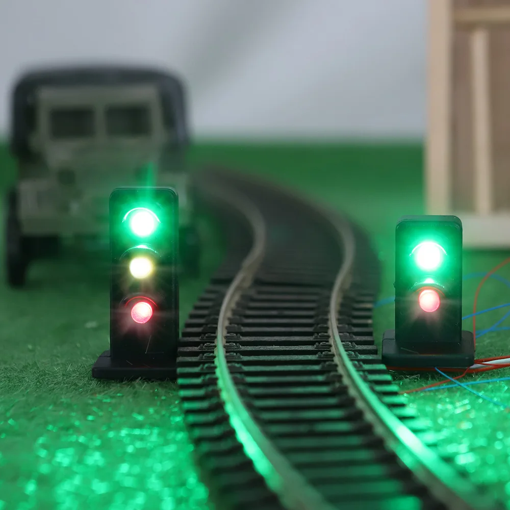 

2Pcs HO Scale 1:87 Miniature Traffic Light Model Signal Lamp 3V Led Lights Kids For Making Railway Landscape Layout Materials