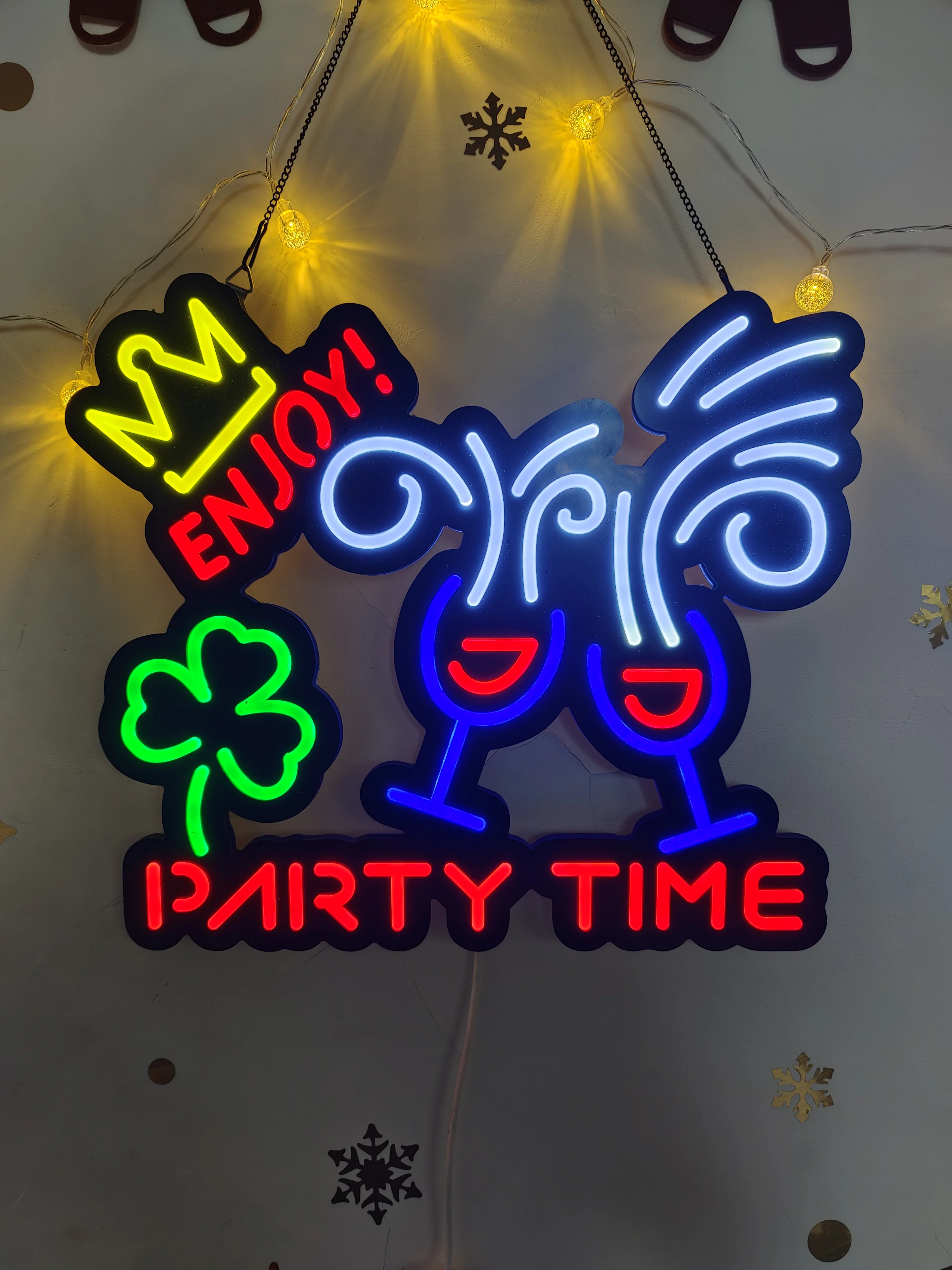 Party Time Neon Lights Ultra-thin Design Four Leaf Clover LED Neon Sign is Suitable for Home Decoration or Office, Bar, Recreati