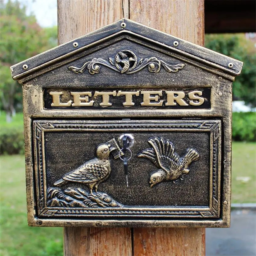 2019032702 Outdoor Decoration Secure Letterbox lron Art Lockable Mailbox Retro Mailbox Retro Wall Newspaper Letter Post Box