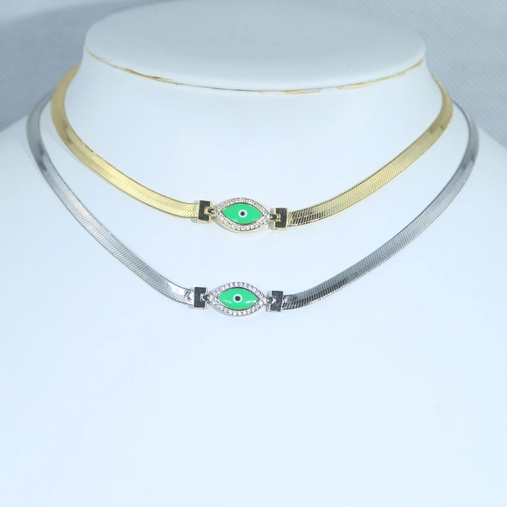 Colore oro pianura catena serpente a spina di pesce trasparente CZ pavimentato verde malocchio fascino collana girocollo gioielli classici moda donna