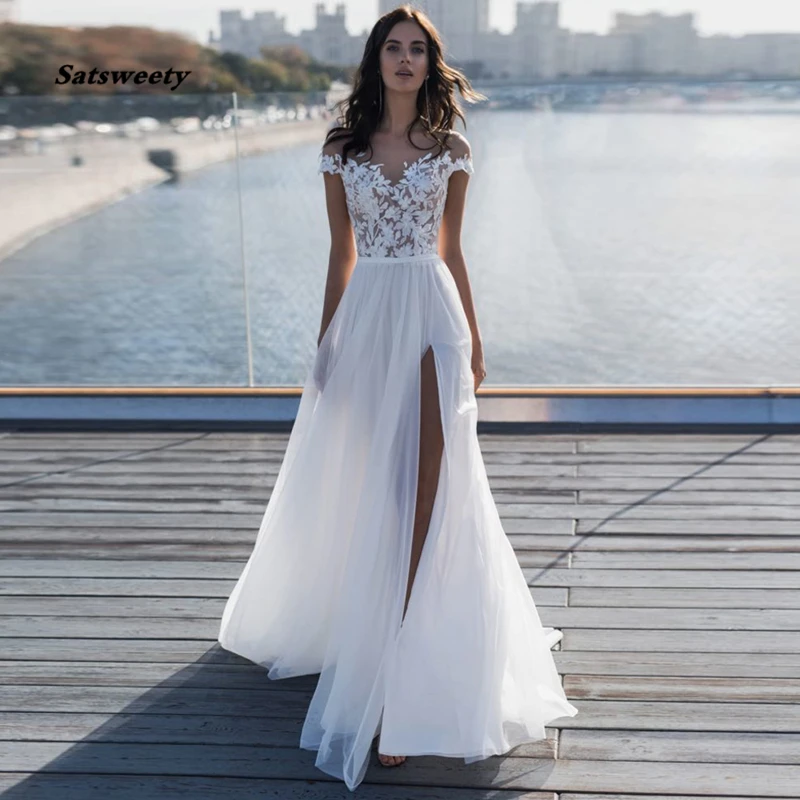 

Sexy Sheer Scoop Neck Short Sleeves Tulle Wedding Dress with Side Slit Lace Appliuque Cheap Wedding Dresses Boho Robe Mariage