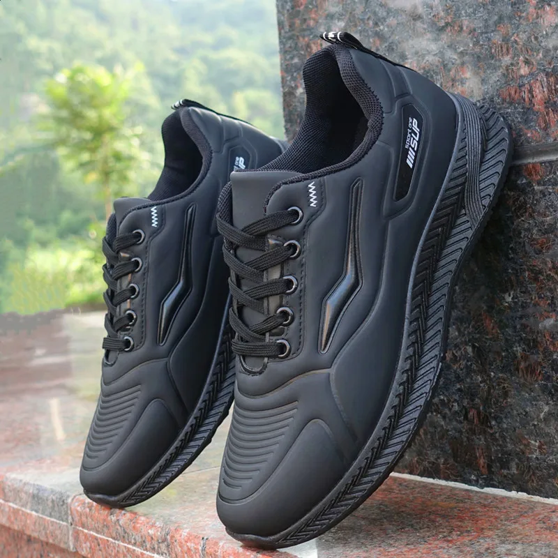 Spring Autumn Sneakers Leather Waterproof Sports Shoes Men\'s Casual Shoes Thick Rubber Soles Wear-resistant Black Work Shoes