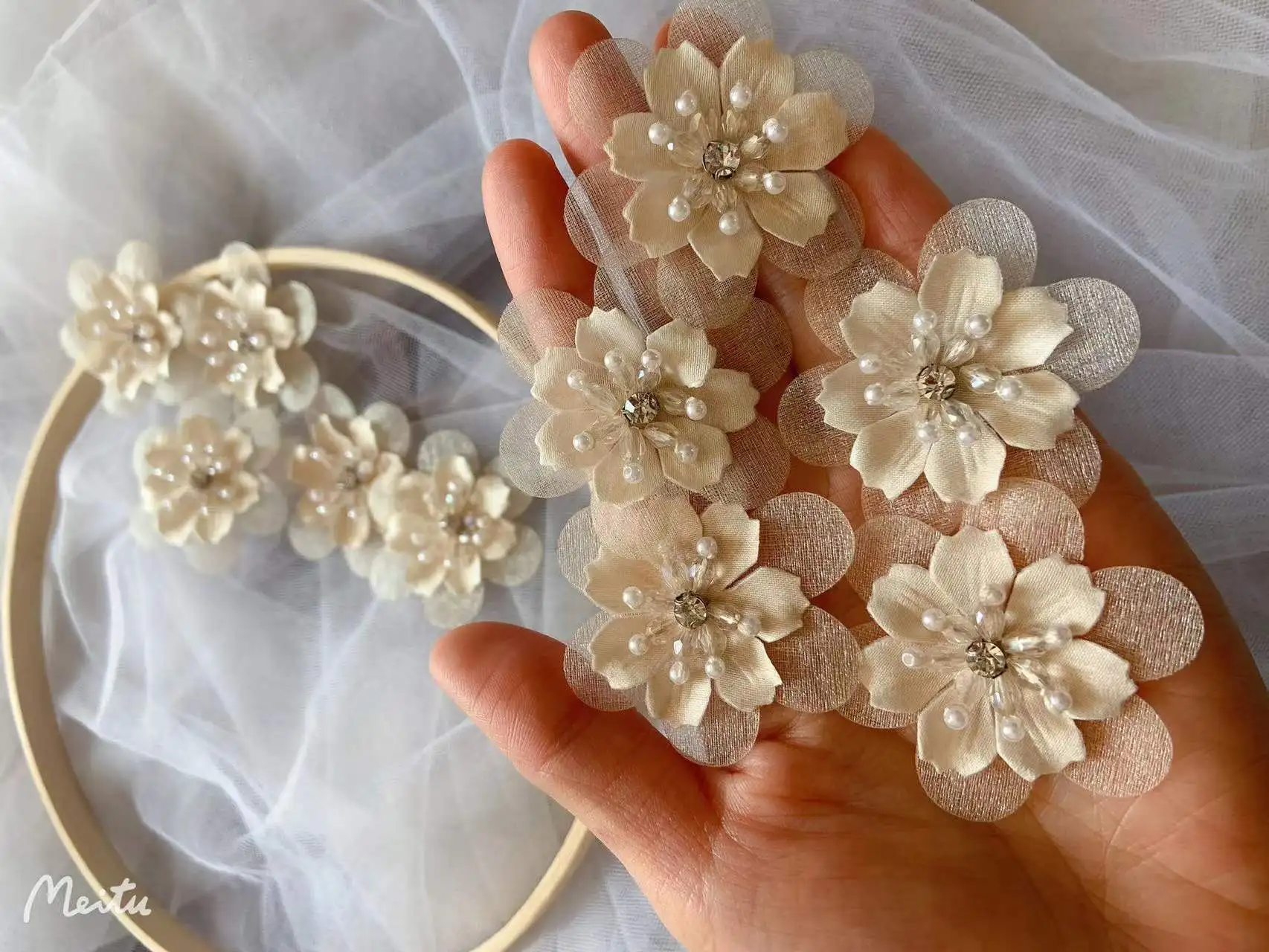 20 PCS Beige Handcrafted 3D Flowers Colorful Floral with Bead Organza Applique for Zakka Sewing,Wedding Party,Girls Skirt