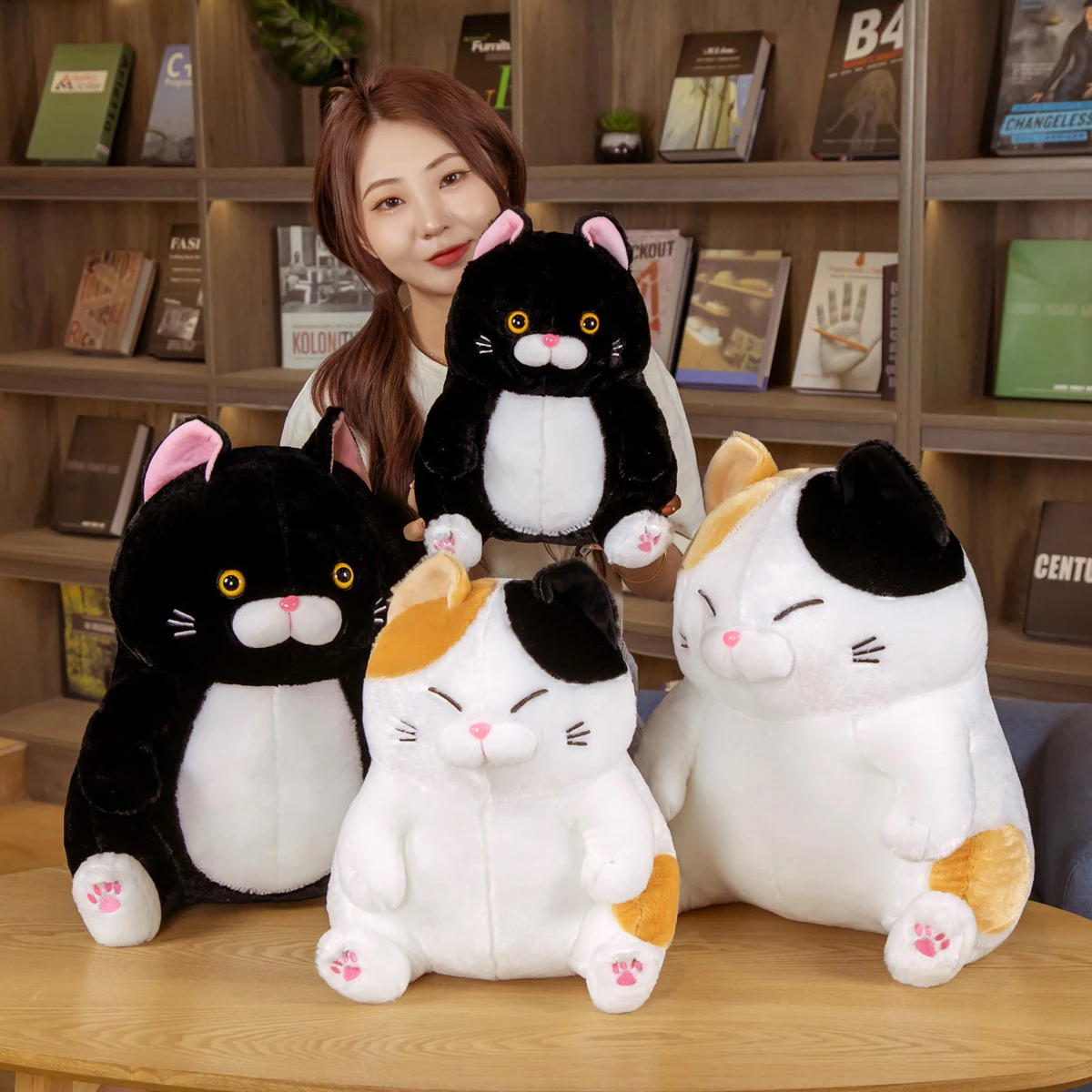 

New 25/40CM Kawaii Plush Sitting Lucky Cat Toys Fluffy White&Black Cat Plush Animals Doll Soft Stuffed Sofa Decor Cushion