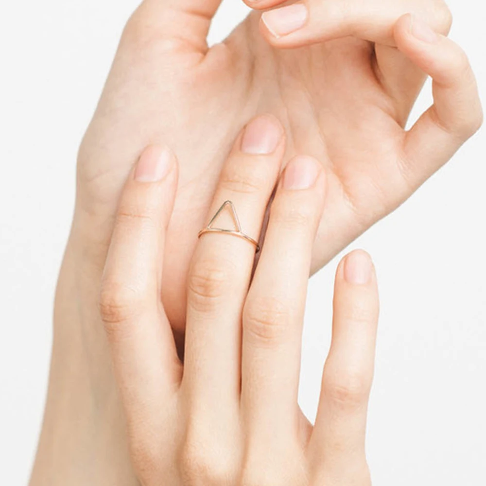 e-Manco Trendy Stainless Steel Rings for Women Vintage Geometric Pinky Ring Dainty Stackable Round Midi Rings Jewellery