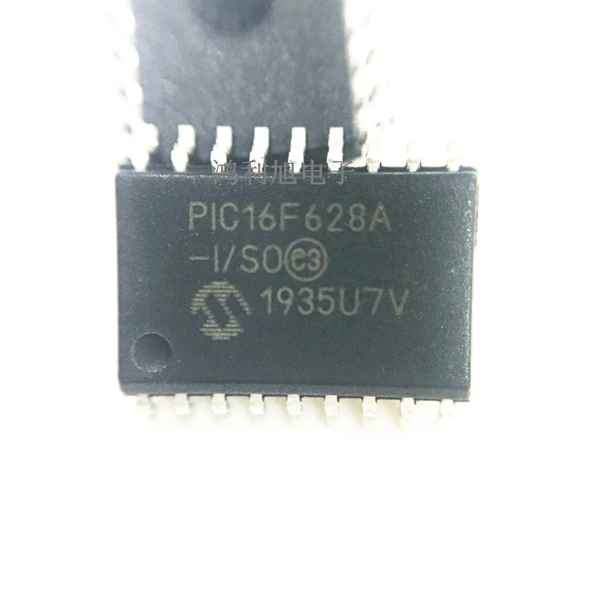 

5PCS/Lot PIC16F628A-I/SO MCU 8-bit PIC RISC 3.5KB Flash 3.3V/5V 18-Pin SOIC W Tube