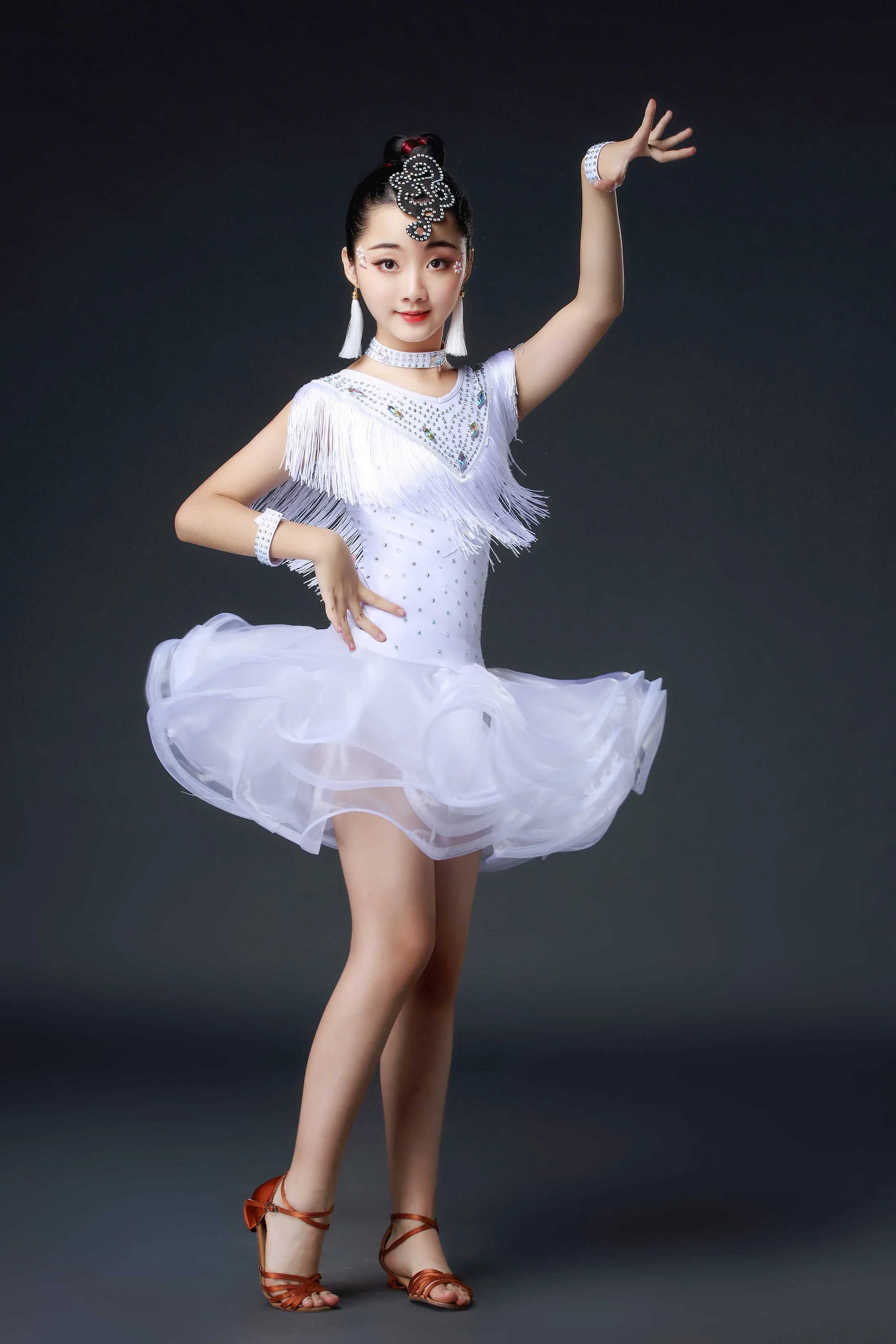 Girls Latin Dance Dresses Performance Clothing Professional Tassel Ballroom Latin Dress Stage Dance Clothes For Kids in stock