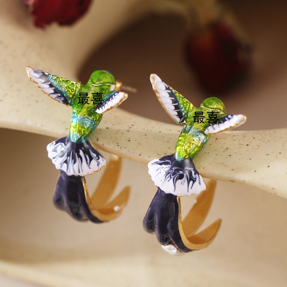 New style flying hummingbird painting oil earrings fashion animal jewelry cute female earrings