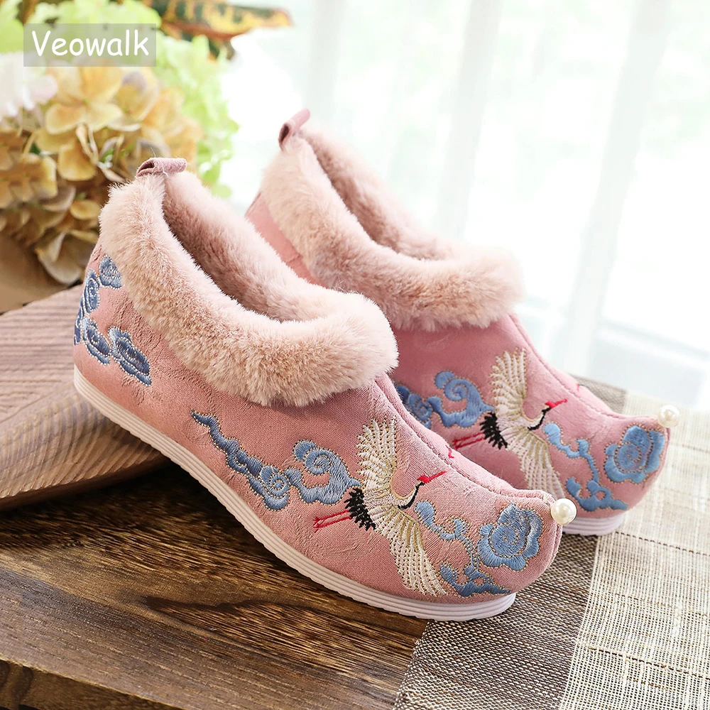 Veowalk Longevity Crane Embroidery Women Faux Fur Collar Low Top Warm Flat Platforms Retro Chinese Style Winter Lady Hanfu Shoes