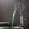 LED 조명 트윈닝 파이프 디자인 욕실 수도꼭지 데크 마운트, 단일 핸들, 패션 분지 물 믹서 탭, 단단한 황동, 짧고 키가 큰 5