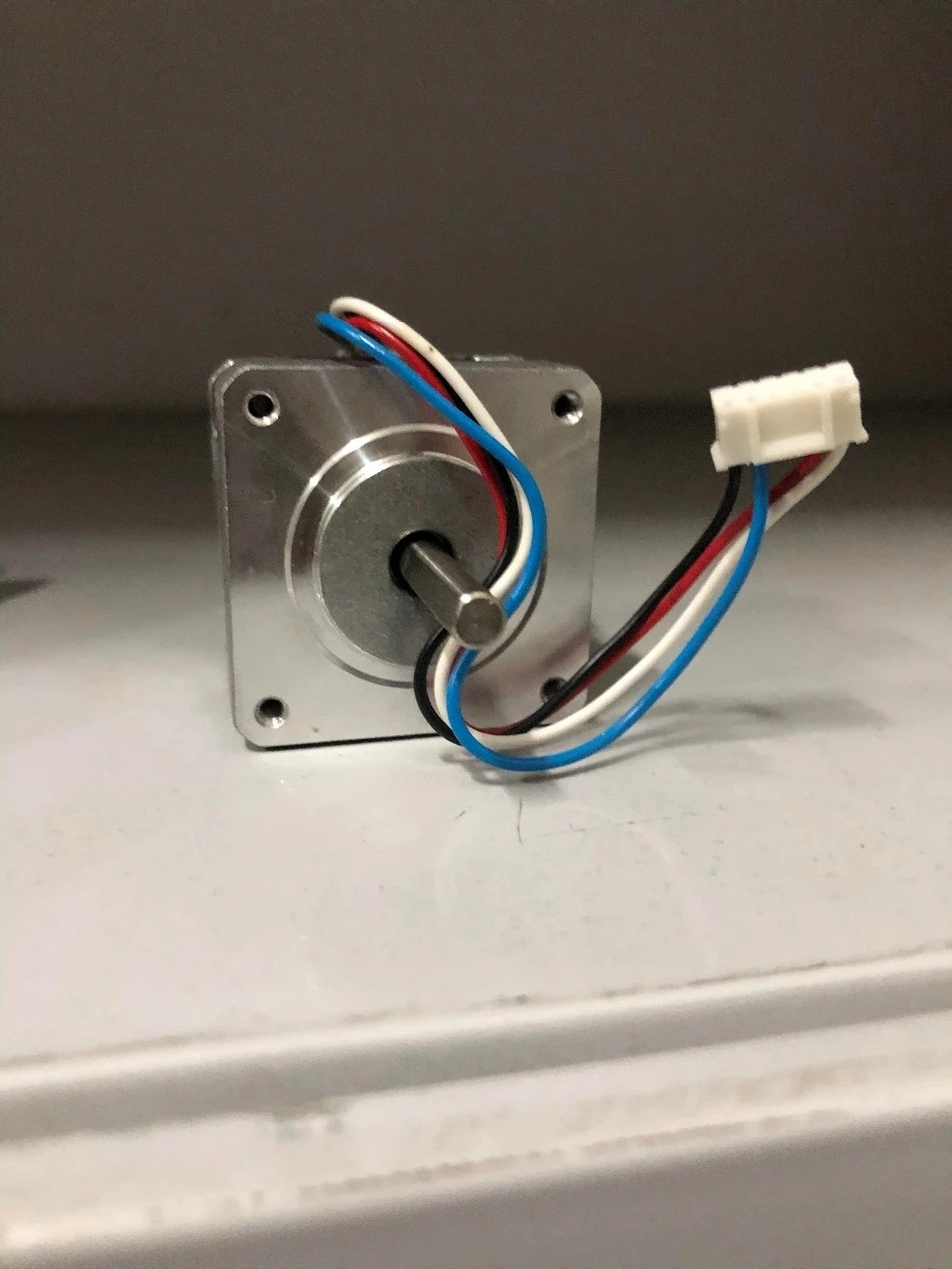 NEMA16 2 상 4 선 스테퍼 모터 1.8 도 18N.cm 0.4A 본체 길이 34mm 프레임 39mm 축 직경 5mm