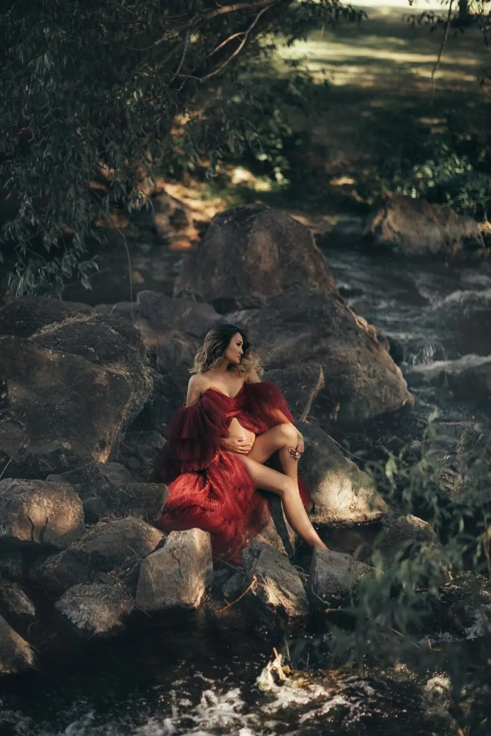 Robe de maternité rouge foncé, épaules dénudées, robe de célébrité, grande taille, volants à plusieurs niveaux, robes de fête, vêtements de nuit pour femmes, séance photo