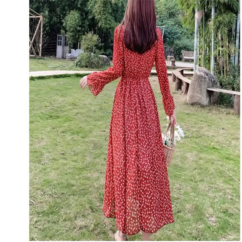 Plus size spring and summer long sleeve chiffon dress floral dress bohemian vacation beach dress