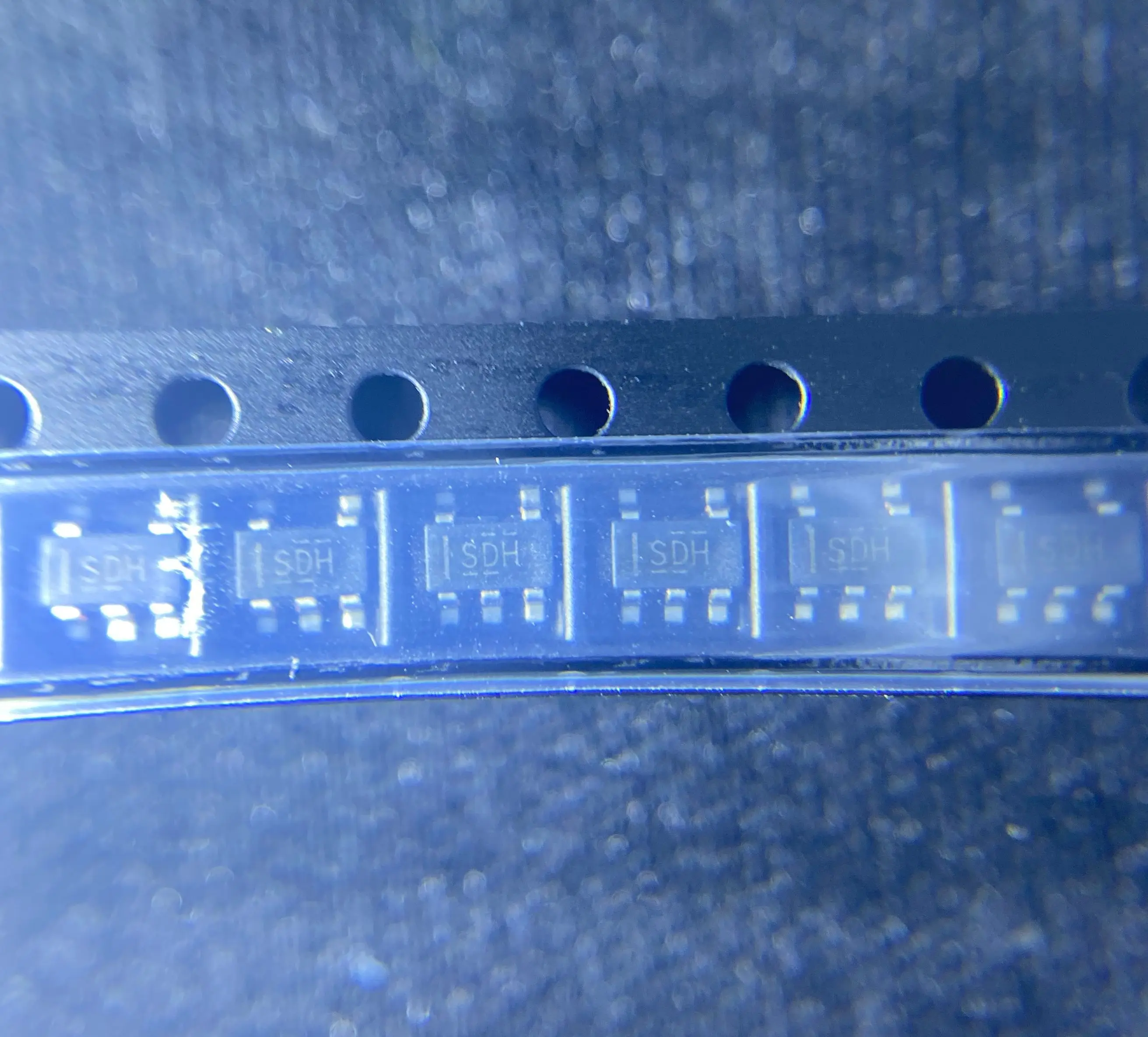 20 ~ 100 Pz/lotto TPS70950 TPS70950DBVR TPS70950DBV SDH SOT23-5 100% NUOVO trasporto libero Originale