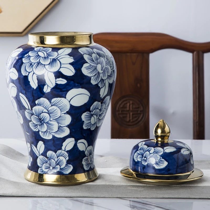 Large Jingdezhen Hand painted Ice Plum With A Golden Edge Blue And White Porcelain Storage Jar