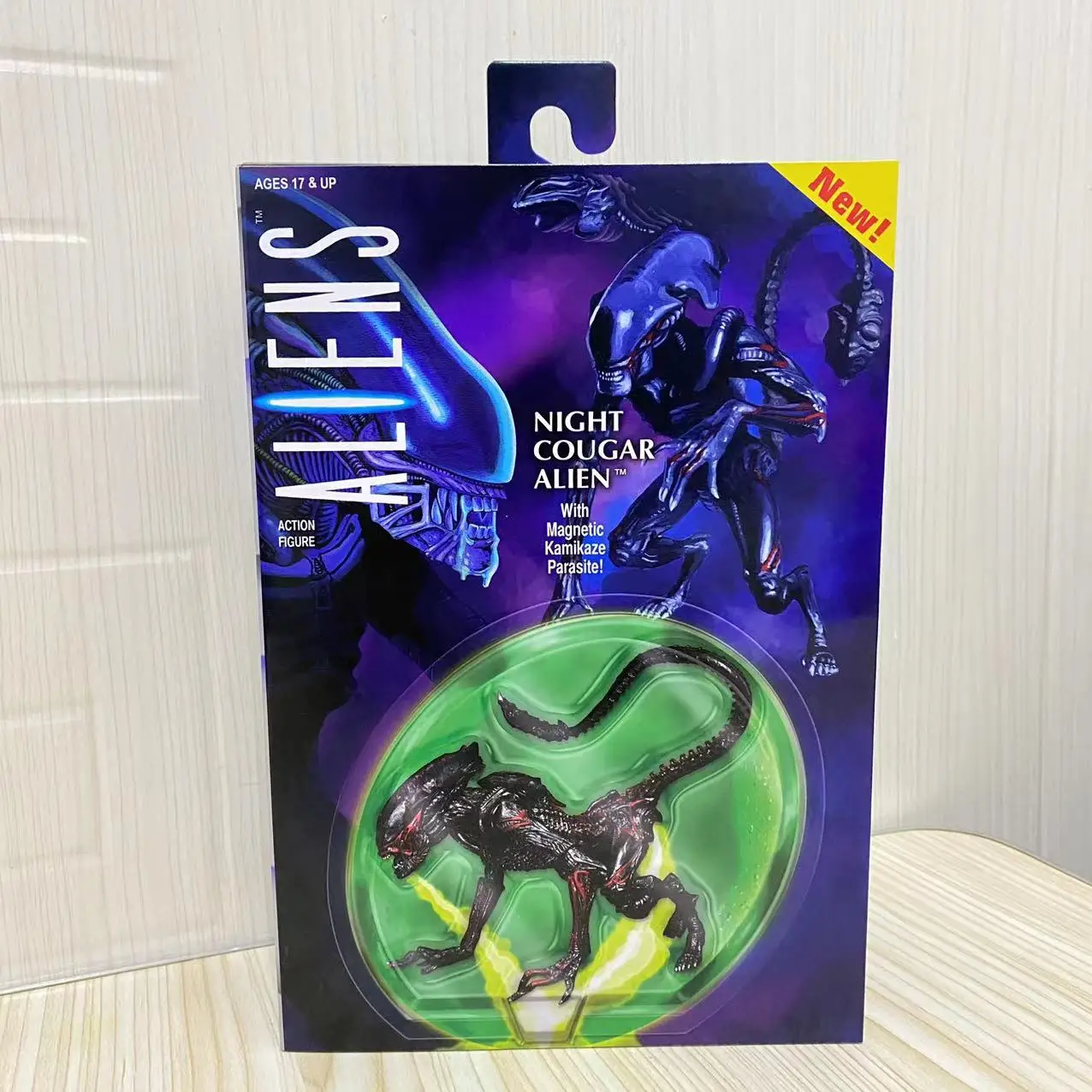 

8" Aliens Scale Xenomorph Night Cougar Alien Action Figure Tribute Kenner Aliens Moive Collectible 2021 NECA Alien Series