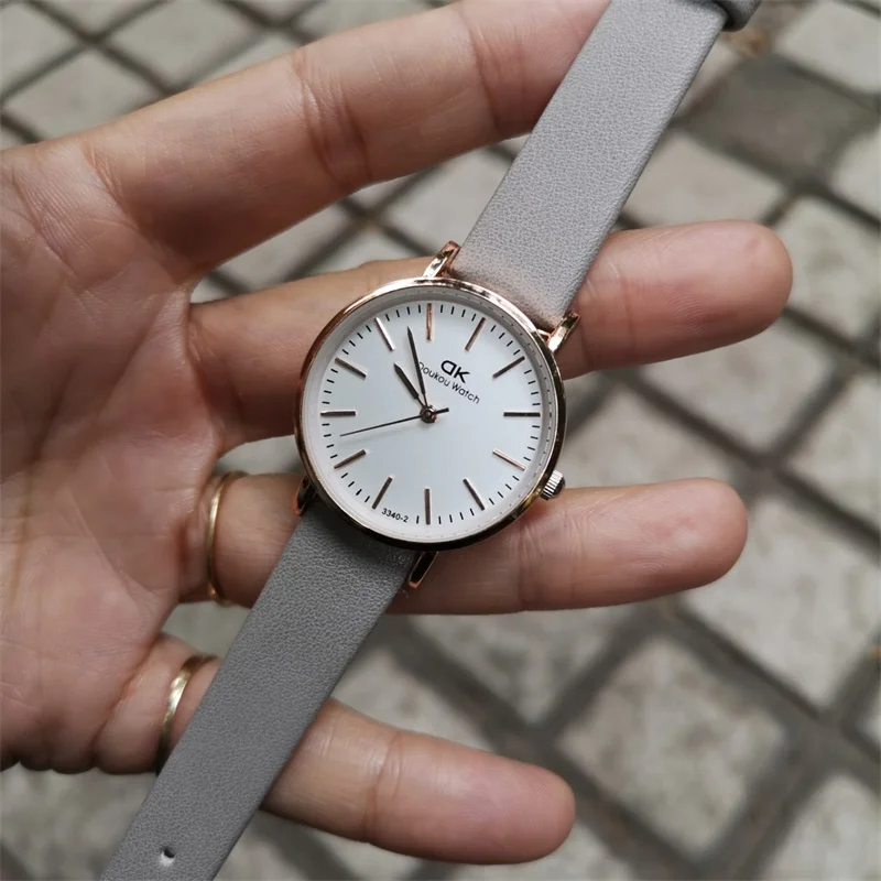 Montres à Quartz en cuir pour femmes, Simple, noir et blanc, marque de luxe, décontracté