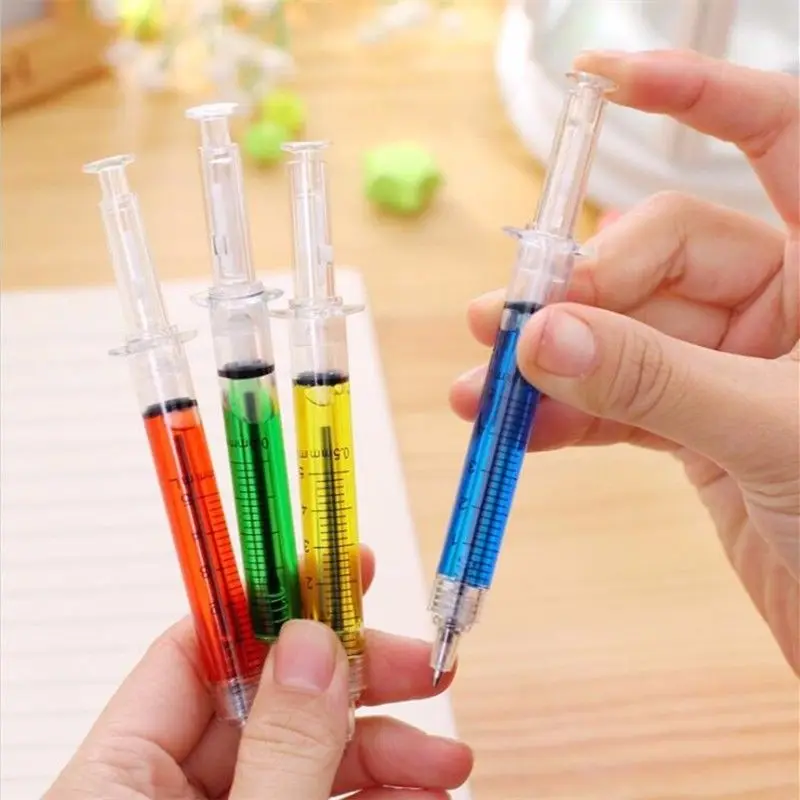 4Pcs Multicolor Spuit Pennen Novelty Liquid Spuit Balpen Naald Buis Vorm Zwarte Inkt Balpen Balpen Pen Gift