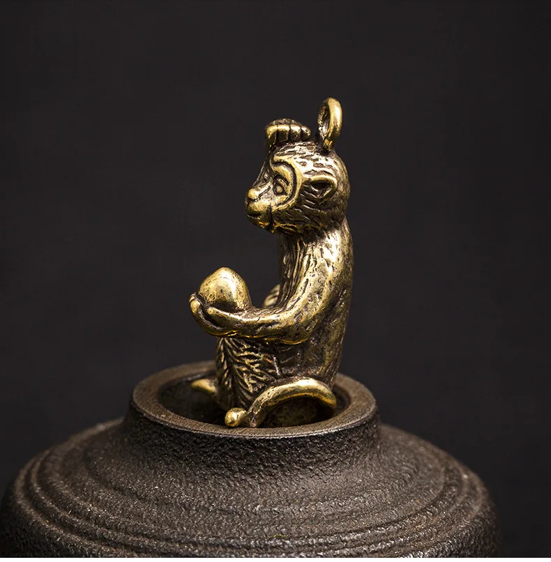 antique Handmade Brass monkey with peach craft DIY desktop ornament Miniature Fitting Keychain ring Pendant m093