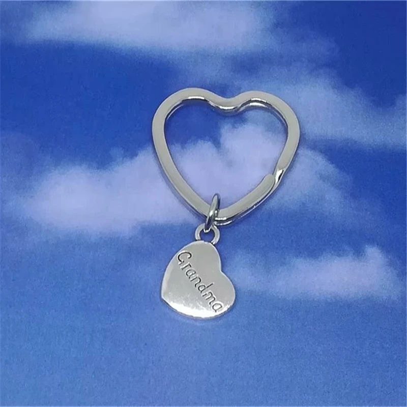 Grandma Keychains Heart Keychain Gift for Grandma I Love You Grandma Love Heart Keyring