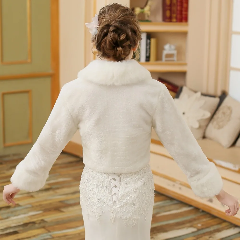 Maßgefertigte Damen-Winterjacken mit Langen Ärmeln, Warme Pelz-Boleros, Kunstpelz-Hochzeits-Überwürfe – Detail 3
