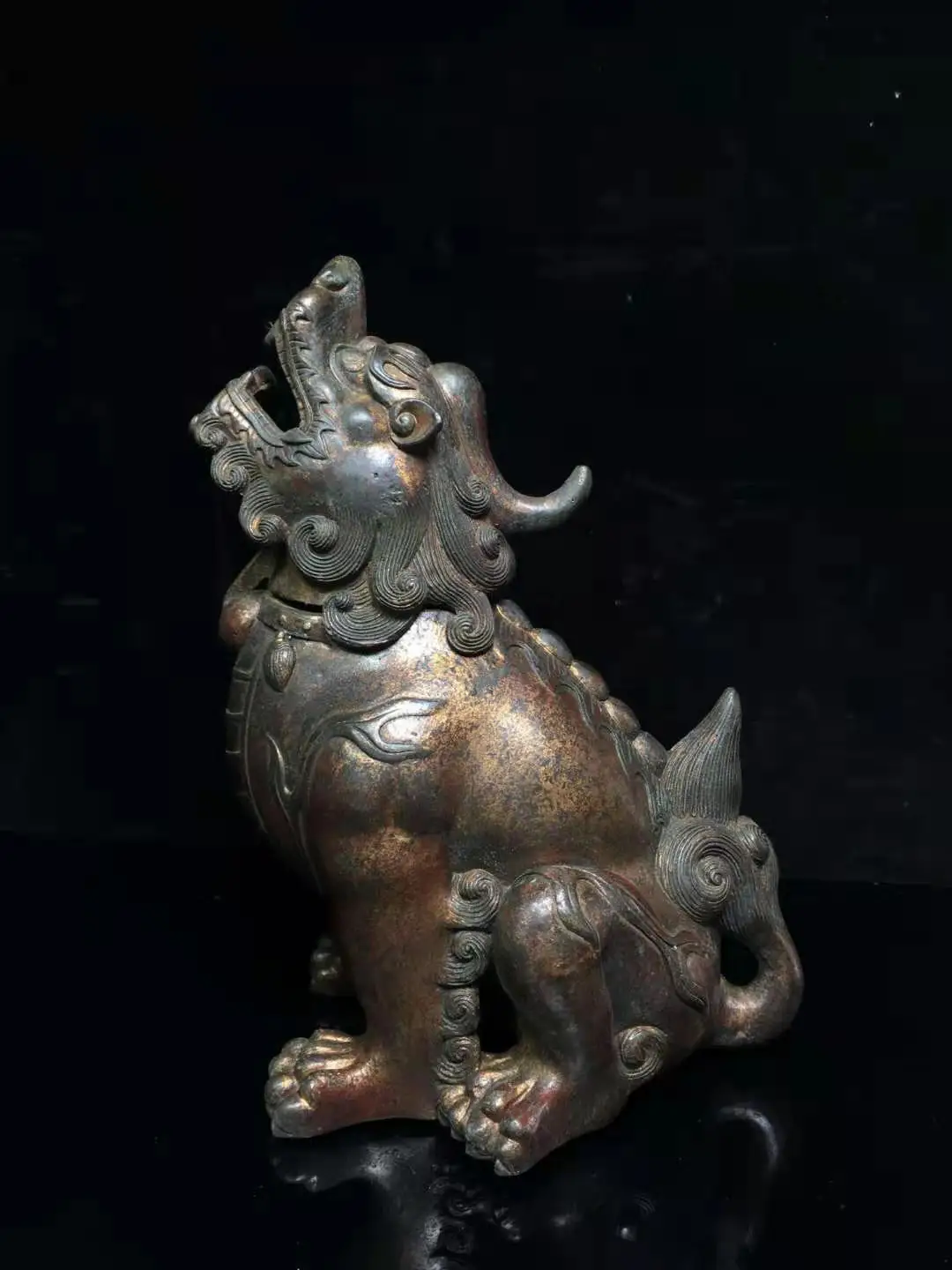 Rare Old Chinese copper Look at the sky and roar the beast statue