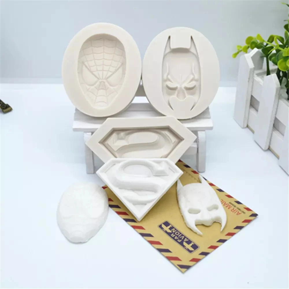 3ps Super Hero Silicone Mold Fondant Chocolate Resin Aroma Stone Ornaments Mold For Pastry Cup Cake Decorating Kitchen Tool