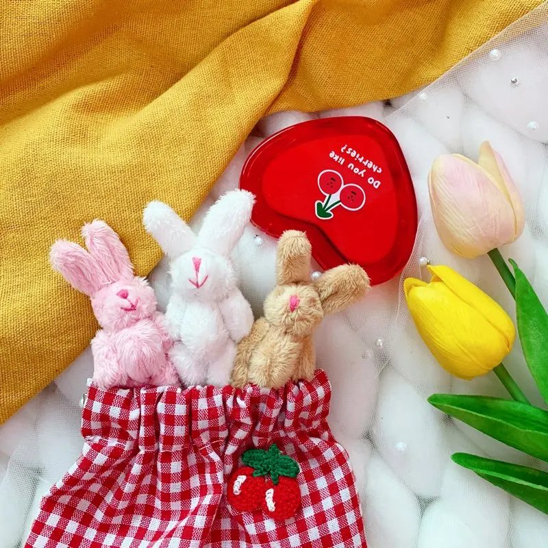 Cute Girls Fluffy Fur Mini Rabbit spilla per le donne Tiny Bunny Pin Coat maglione cappello zaino Badge gioielli regali per feste