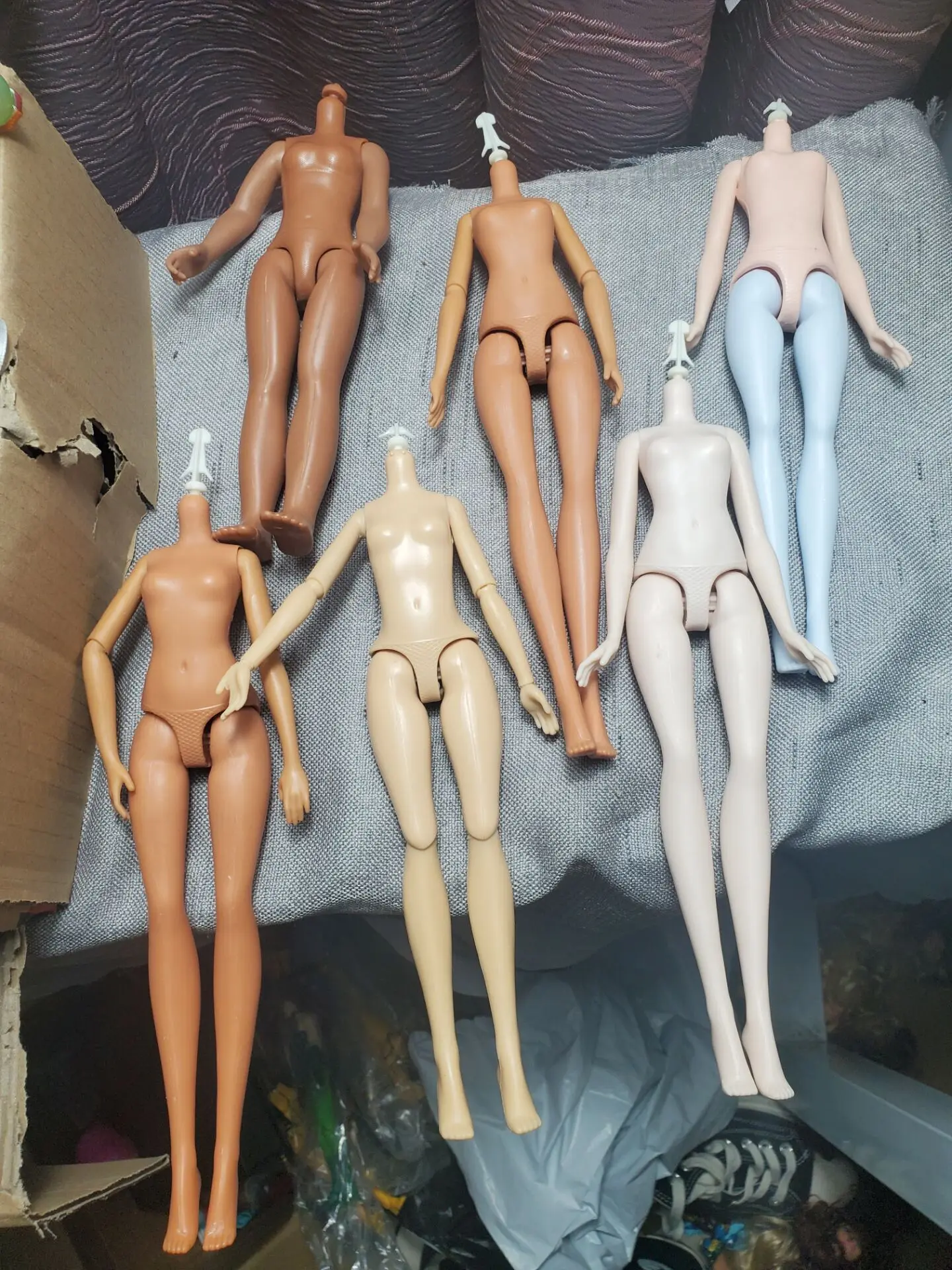 Original Hasbro toys Barbi female body doll model DIY accessories All sorts of color skin