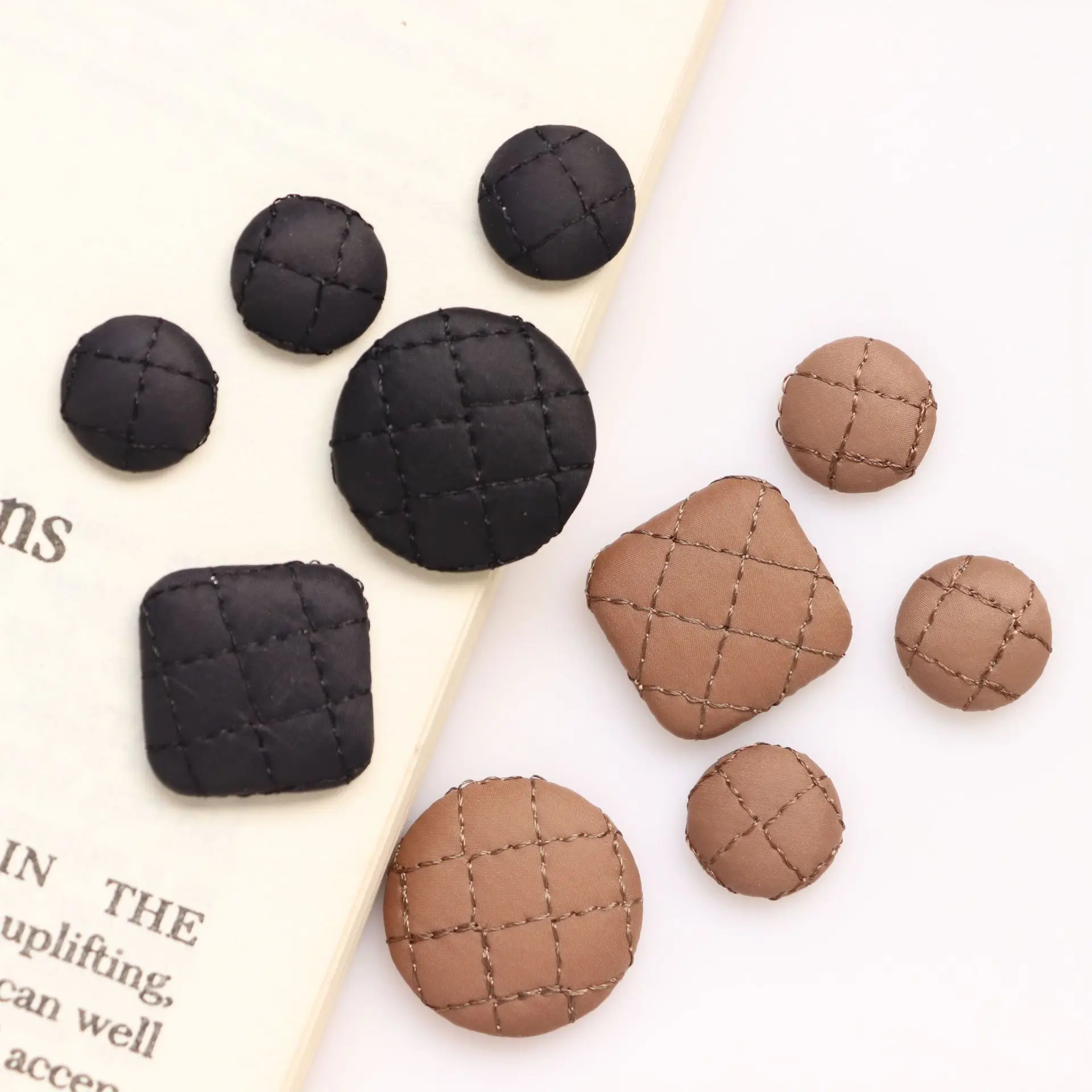

50pcs/lot 14mm 22mm 25mm geometry rounds/square shape fabric flatback Cloth button diy jewelry garment/earring accessory
